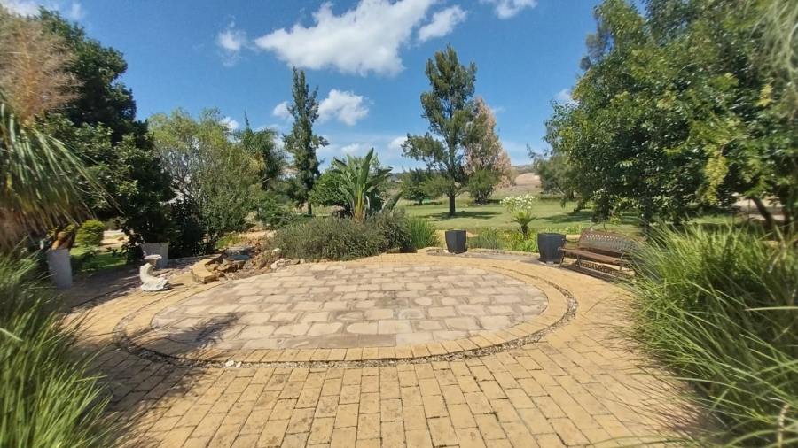 To Let 2 Bedroom Property for Rent in Zwavelpoort Gauteng