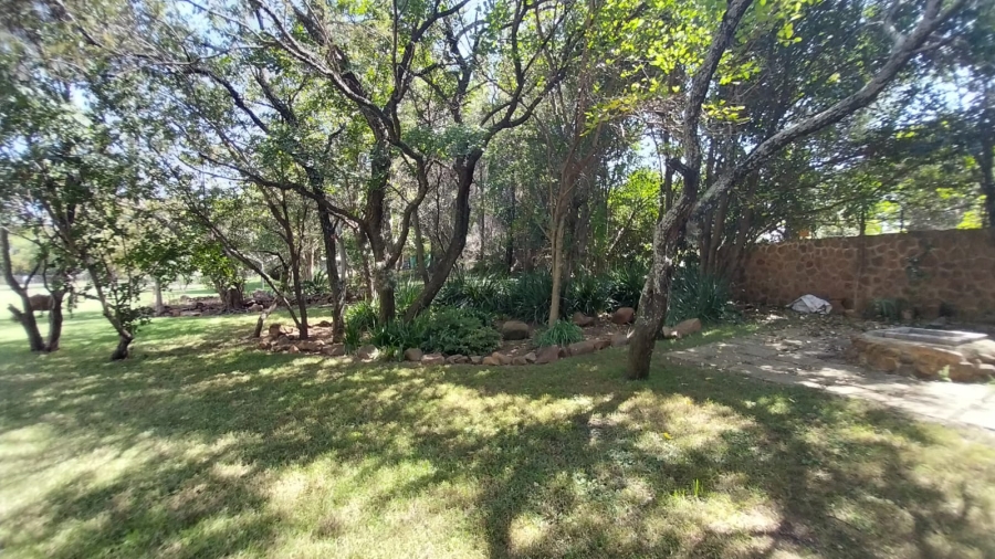 To Let 2 Bedroom Property for Rent in Zwavelpoort Gauteng