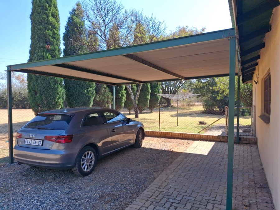 To Let 2 Bedroom Property for Rent in Zwavelpoort Gauteng