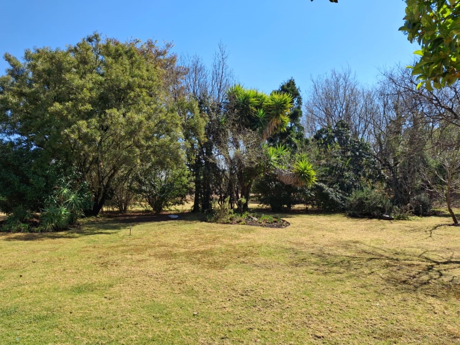 To Let 2 Bedroom Property for Rent in Zwavelpoort Gauteng