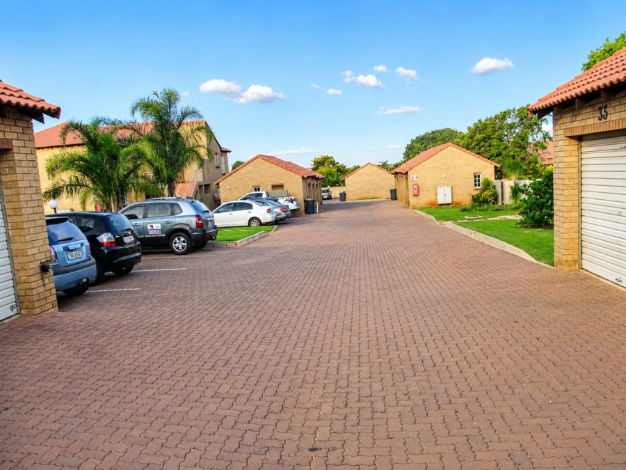 2 Bedroom Property for Sale in Moreleta Park Gauteng