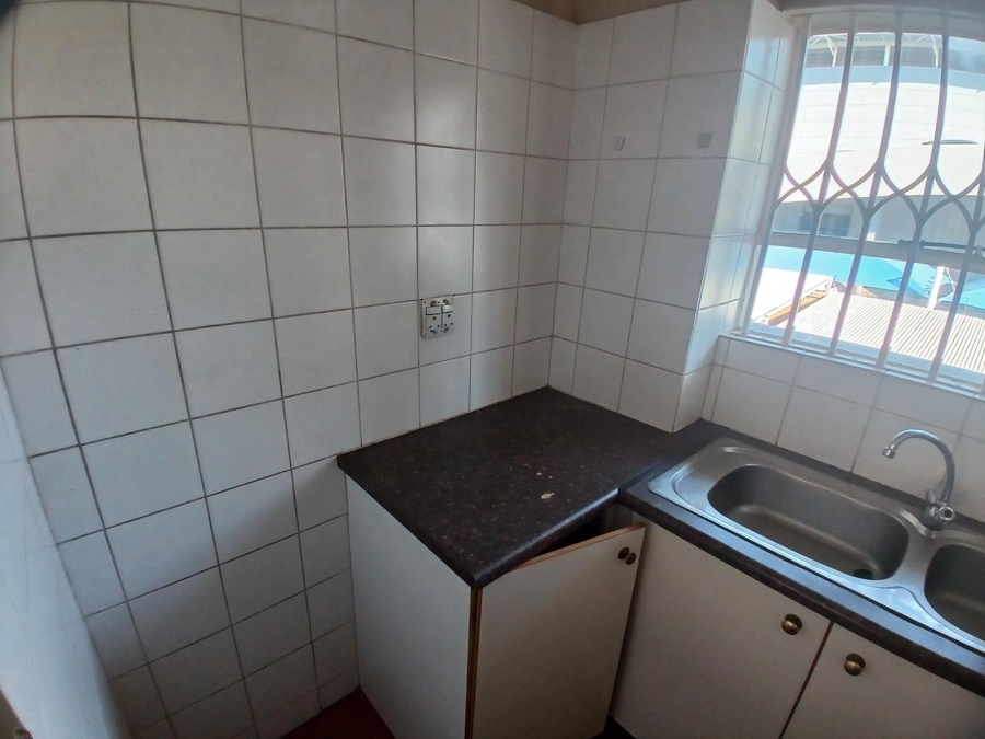 To Let 2 Bedroom Property for Rent in Waterkloof Glen Gauteng