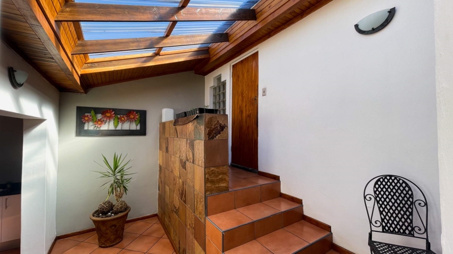 6 Bedroom Property for Sale in Kenmare Gauteng