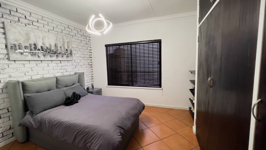 6 Bedroom Property for Sale in Kenmare Gauteng