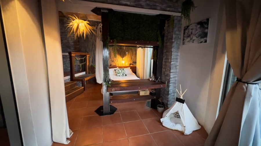 6 Bedroom Property for Sale in Kenmare Gauteng