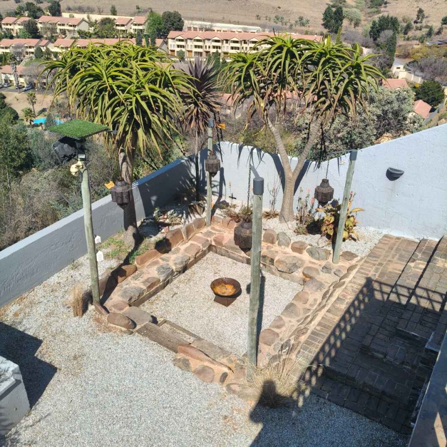 6 Bedroom Property for Sale in Kenmare Gauteng
