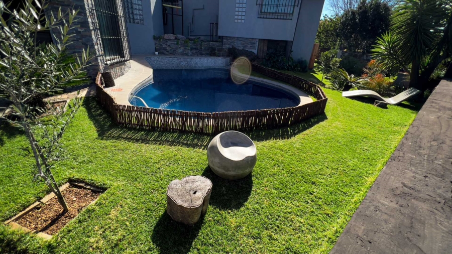 6 Bedroom Property for Sale in Kenmare Gauteng