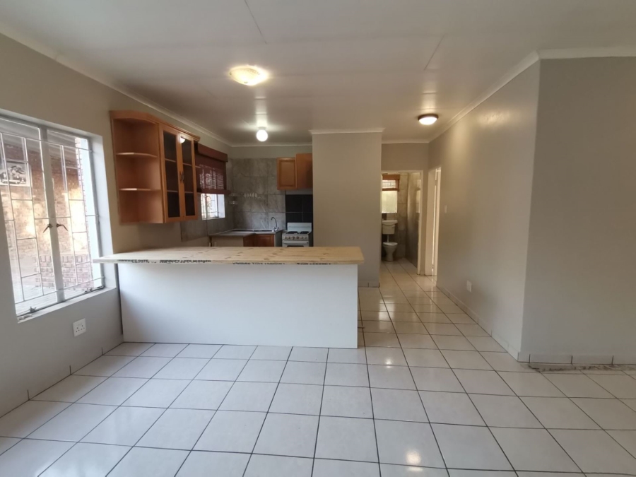 To Let 2 Bedroom Property for Rent in Queenswood Gauteng