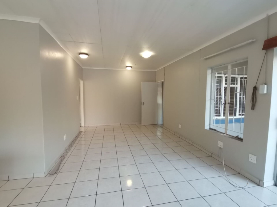 To Let 2 Bedroom Property for Rent in Queenswood Gauteng