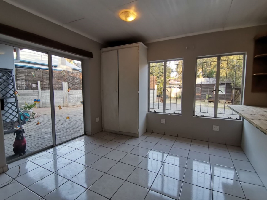 To Let 2 Bedroom Property for Rent in Queenswood Gauteng