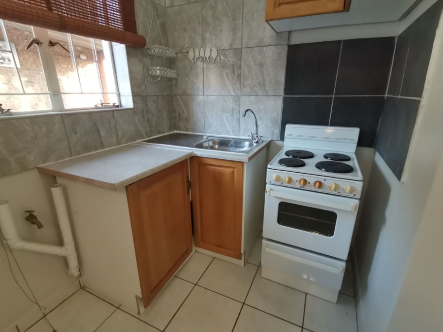 To Let 2 Bedroom Property for Rent in Queenswood Gauteng