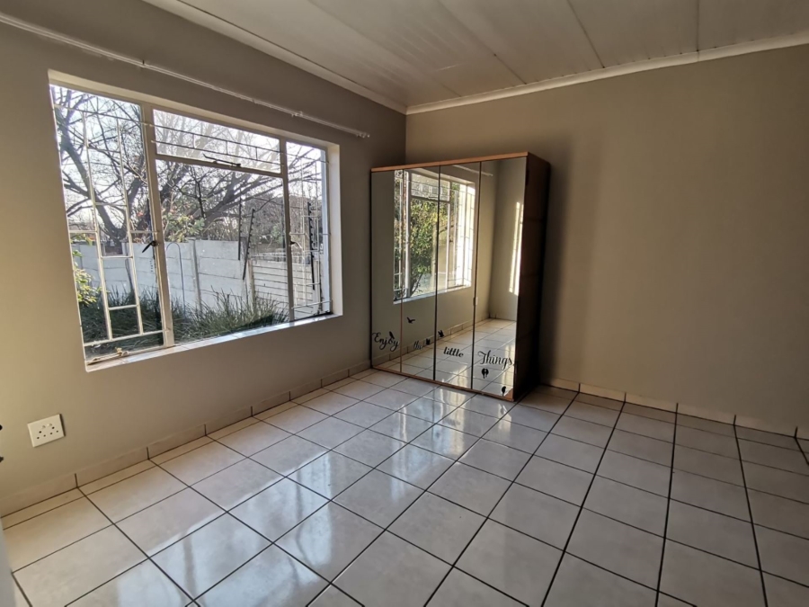 To Let 2 Bedroom Property for Rent in Queenswood Gauteng