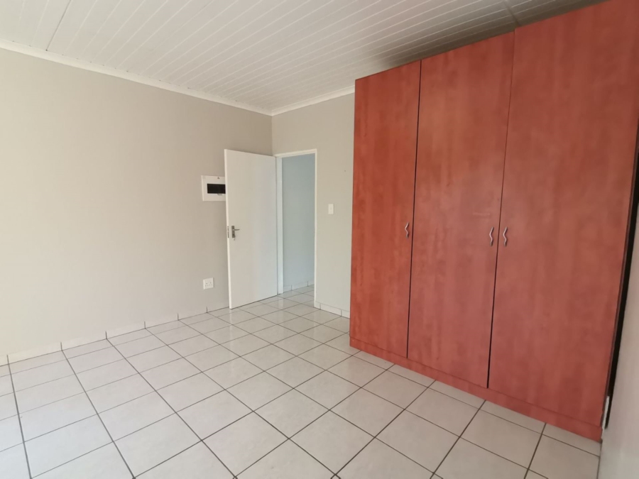 To Let 2 Bedroom Property for Rent in Queenswood Gauteng