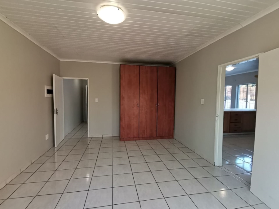 To Let 2 Bedroom Property for Rent in Queenswood Gauteng