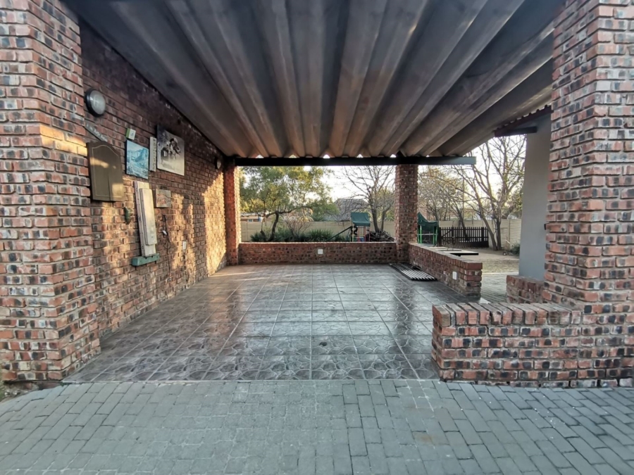 To Let 2 Bedroom Property for Rent in Queenswood Gauteng