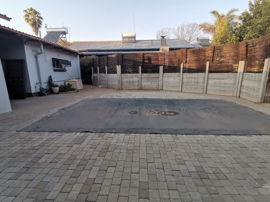 To Let 2 Bedroom Property for Rent in Queenswood Gauteng