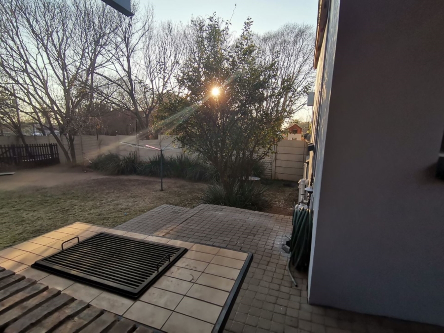 To Let 2 Bedroom Property for Rent in Queenswood Gauteng