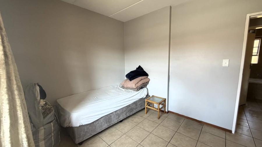 2 Bedroom Property for Sale in Erand Gardens Gauteng