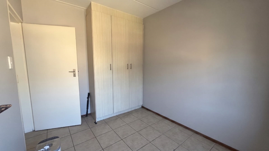 2 Bedroom Property for Sale in Erand Gardens Gauteng