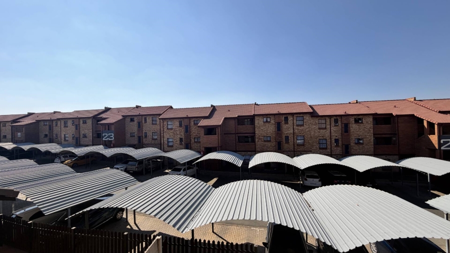 2 Bedroom Property for Sale in Erand Gardens Gauteng