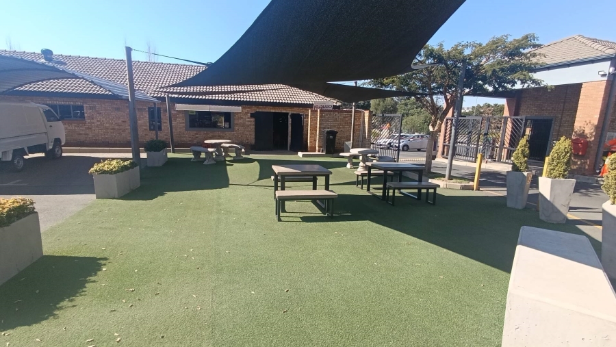 2 Bedroom Property for Sale in Erand Gardens Gauteng