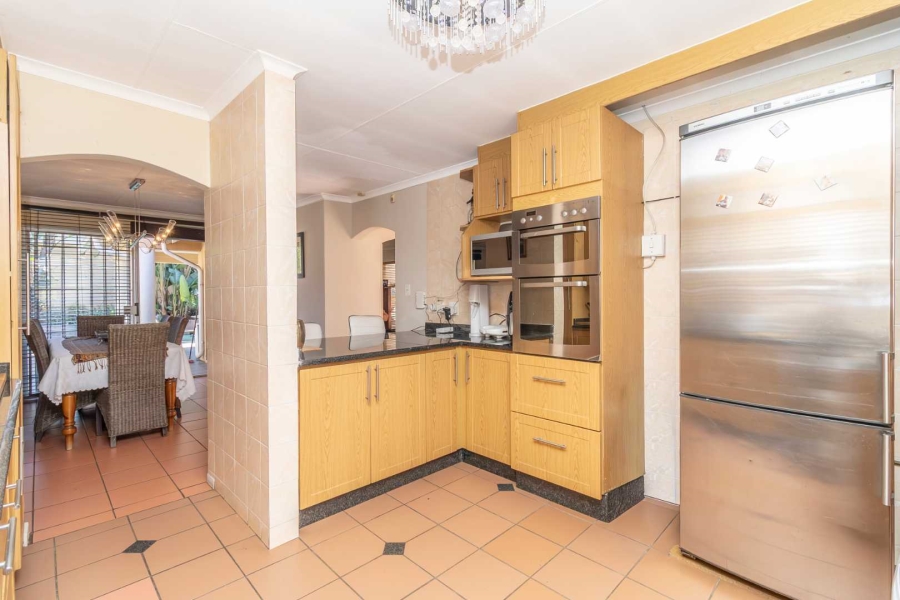 To Let 3 Bedroom Property for Rent in Hurlingham Gauteng