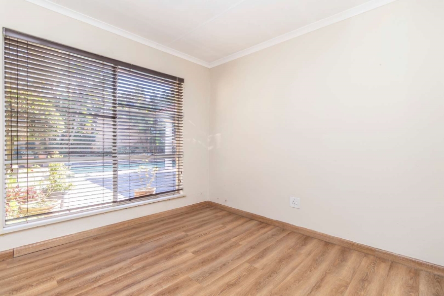To Let 3 Bedroom Property for Rent in Hurlingham Gauteng