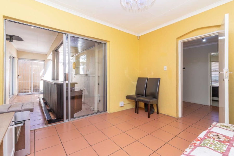 To Let 3 Bedroom Property for Rent in Hurlingham Gauteng