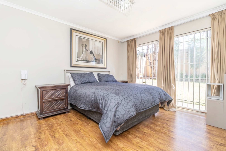 To Let 3 Bedroom Property for Rent in Hurlingham Gauteng