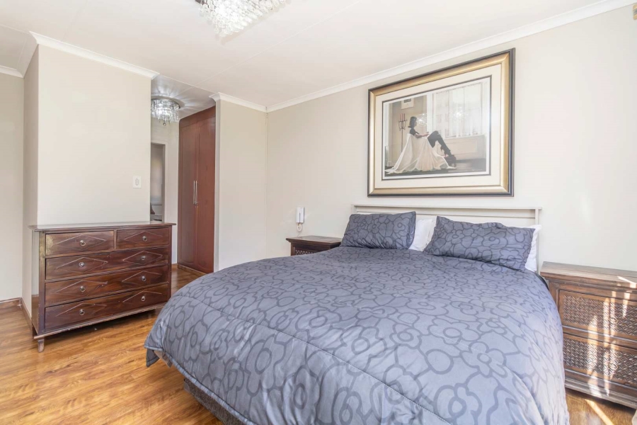 To Let 3 Bedroom Property for Rent in Hurlingham Gauteng