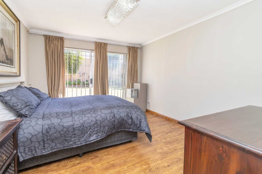 To Let 3 Bedroom Property for Rent in Hurlingham Gauteng