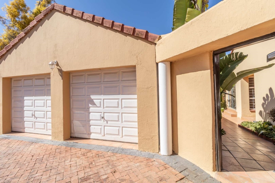 To Let 3 Bedroom Property for Rent in Hurlingham Gauteng
