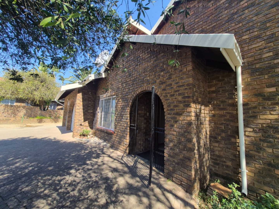 3 Bedroom Property for Sale in Birchleigh North Gauteng