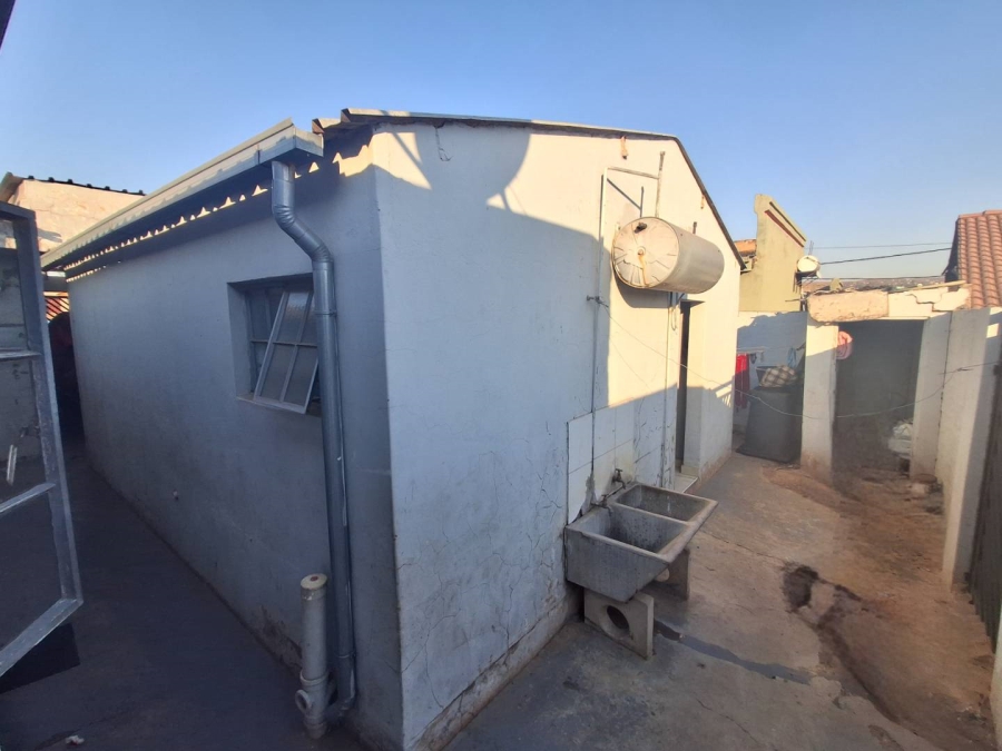 8 Bedroom Property for Sale in Atteridgeville Gauteng