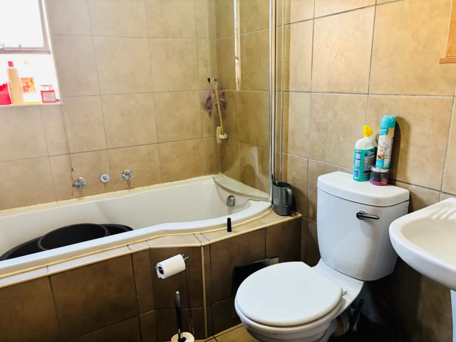 2 Bedroom Property for Sale in Alveda Park Gauteng