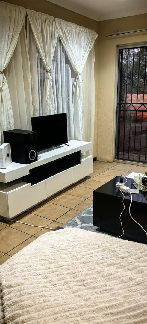 2 Bedroom Property for Sale in Theresa Park Gauteng
