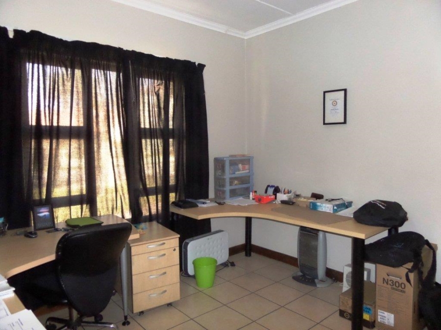 To Let 3 Bedroom Property for Rent in Lonehill Gauteng