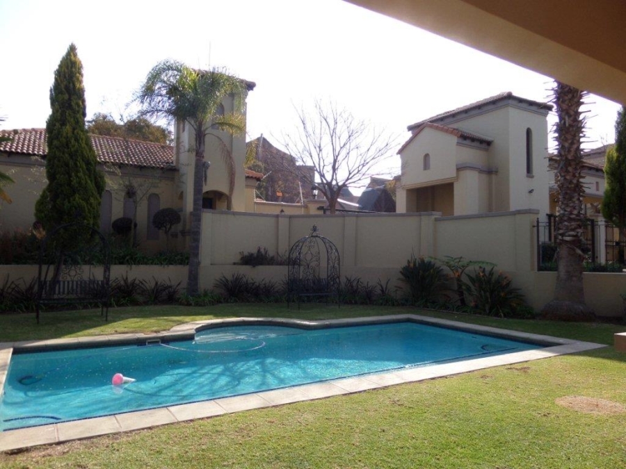 To Let 3 Bedroom Property for Rent in Lonehill Gauteng