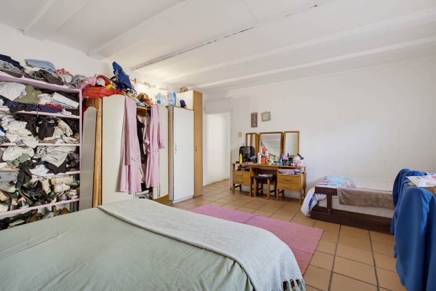 8 Bedroom Property for Sale in Glenvista Gauteng