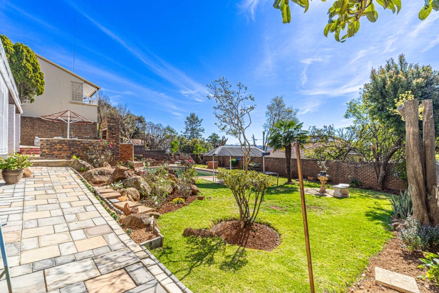 8 Bedroom Property for Sale in Glenvista Gauteng