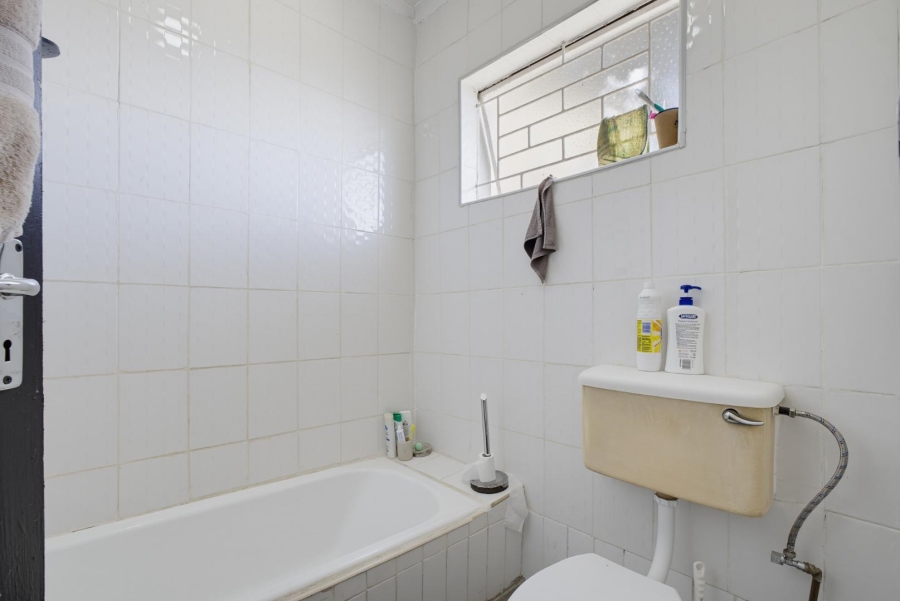 8 Bedroom Property for Sale in Glenvista Gauteng