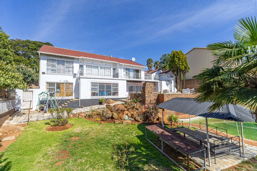 8 Bedroom Property for Sale in Glenvista Gauteng