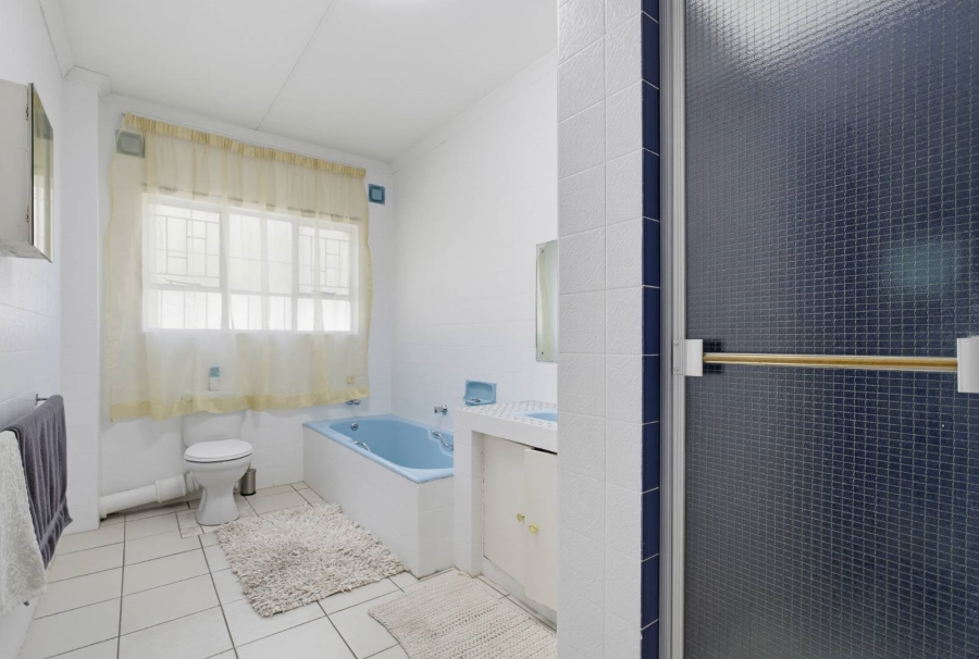 8 Bedroom Property for Sale in Glenvista Gauteng
