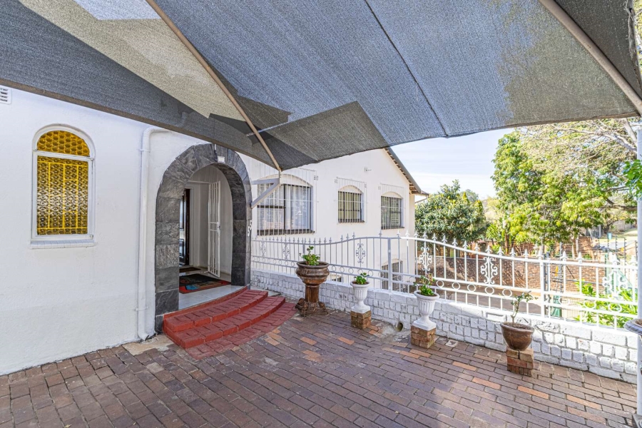 8 Bedroom Property for Sale in Glenvista Gauteng