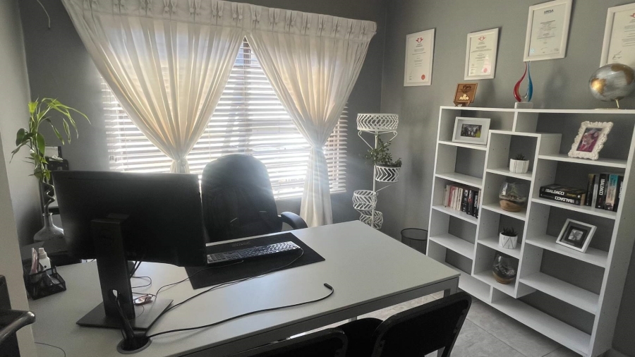 4 Bedroom Property for Sale in Brackendowns Gauteng