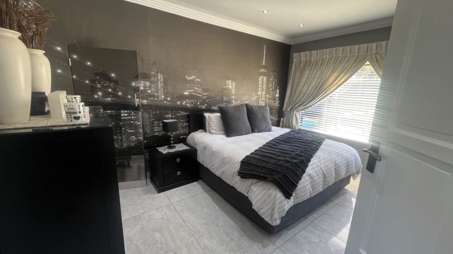 4 Bedroom Property for Sale in Brackendowns Gauteng