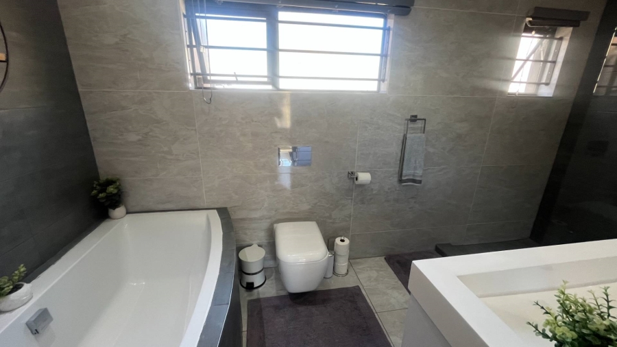4 Bedroom Property for Sale in Brackendowns Gauteng