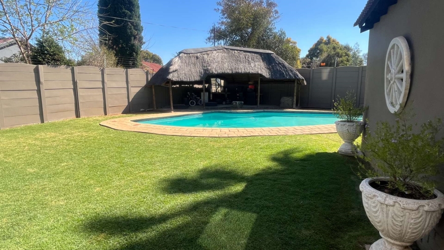 4 Bedroom Property for Sale in Brackendowns Gauteng