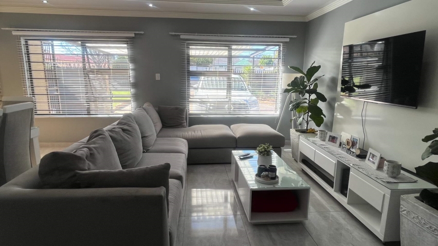 4 Bedroom Property for Sale in Brackendowns Gauteng