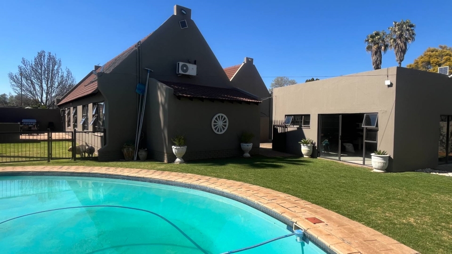 4 Bedroom Property for Sale in Brackendowns Gauteng
